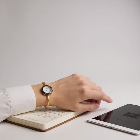 Gucci Watch Gold Bangle | 12
Bezels Original Box - Picture 9 of 12